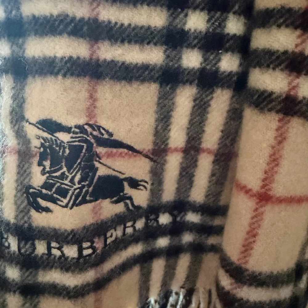Burberry Classic Beige and Black Plaid Scarf - Picture 2 of 4